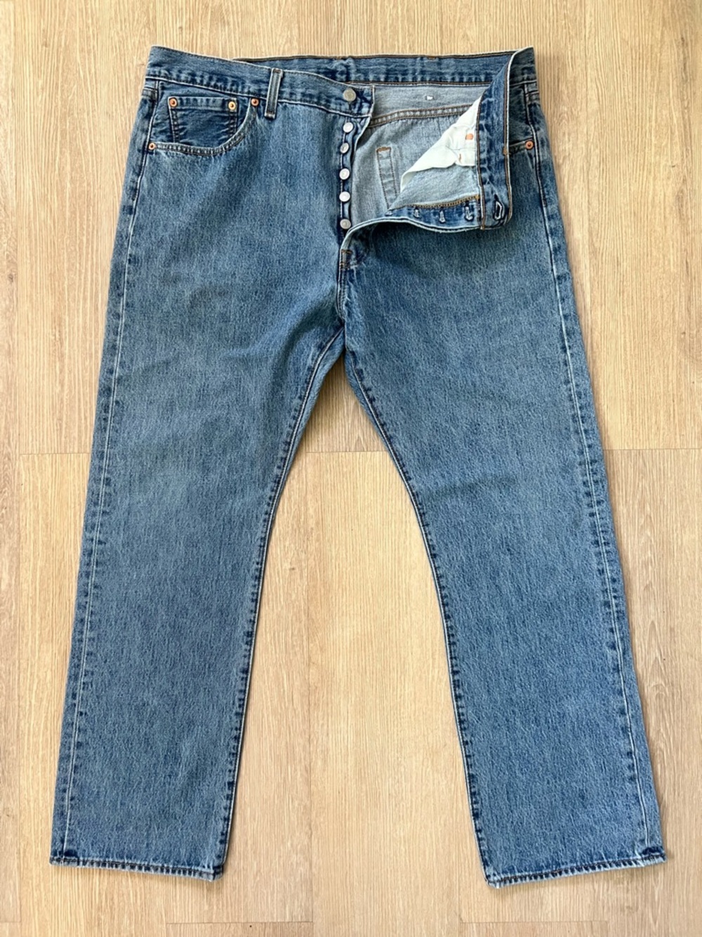 Levi Strauss 501 Button Fly 40 x 32 Straight Leg Cotton Blue Jeans